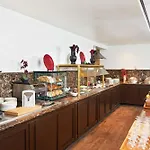 Doubletree By Hilton Dallas Market Center