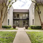 Dallas Condo With Pool Access About 4 Mi To Downtown!