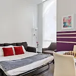Stunning Downtown Apartment With Pool, Laundry, Parking