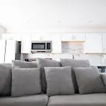 1Br/1B Plush Peaceful Escape