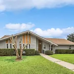 Fantastic Luxury 5 Bedroom With Hot-Tub Close To Downtown Dallas