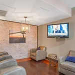 Charming 1Bd In Trendy West End Neighborhood