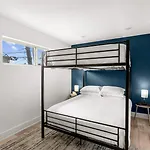 Stunning Apartment In Downton Dallas 2 Br/1 Bath
