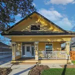 Newly Renovated Bishop Arts Home