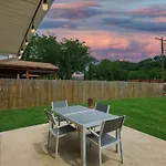Beautiful House For Big Groups With A Cinema Room