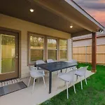 Your Vibrant Dallas Getaway Home