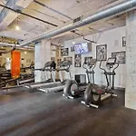 Stunning Downtown Apartment With Pool, Laundry, Parking