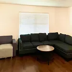 Private Room Near Downtown