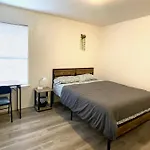 Private Room Near Downtown