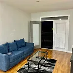 Dallas Modern Apt