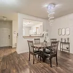 Luxury 5Br Dallas Retreat With Business Amenities - Perfect For Business Travelers, Families & Groups