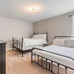 Luxury 5Br Dallas Retreat With Business Amenities - Perfect For Business Travelers, Families & Groups