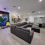 Social House With Downtown View Terrace & King Bed & 2-Car Garage Parking!