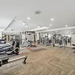 Amazing Uptown Apartment Free Parking Pet Friendly