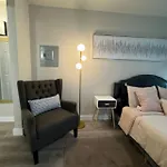 Downtown Dallas Luxe Urban Haven 1Bd Retreat