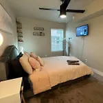 Downtown Dallas Luxe Urban Haven 1Bd Retreat