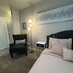 Downtown Dallas Luxe Urban Haven 1Bd Retreat
