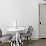 Landing At Cedar Lakes - 1 Bedroom In Dallas