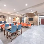Holiday Inn Express Hotel & Suites Dallas West By Ihg