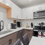 Elegant King Apartment Near Downtown Dallas