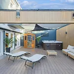 Luxury Holiday Home In The Heart Of The Dallas Area