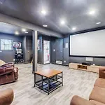 Stunning 5Br 2Ba Holiday Home With Private Pool And Cinema