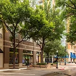 Stunning High-Rise Apartment On Mckinney Avenue