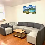 Private Room Near Downtown 30