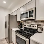 Modern 2-Bedroom, 2-Bath Apartment In Dallas