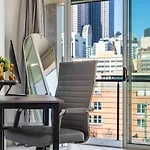 Cityscape 2Br I Parking I King Bed I Workspace
