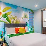 Oak Lawn Luxury Stay - Hot Tub & Arcade