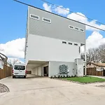 Brs W Ensuite Baths L Pet-Friendly L Central Loc