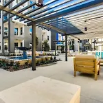 Getaway! Book Now! In The Heart Of Dallas! Great Location!