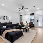 Event Open Luxurious 6Bd Retreat
