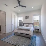 Pool 4 Bedroom Luxury Home In The Heart Of Dallas