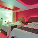 Romantic Inn & Suites