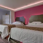 Romantic Inn & Suites