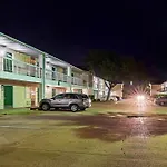 Hometowne Dallas - North Addison Tollway