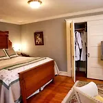 The Corinthian Bed And Breakfast