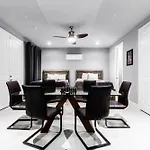 Brand New Townhouse Next To Downtown