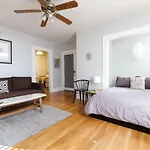 1920S City Retreat Studio Flat