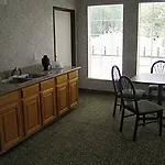 Delux Inn Express & Suites