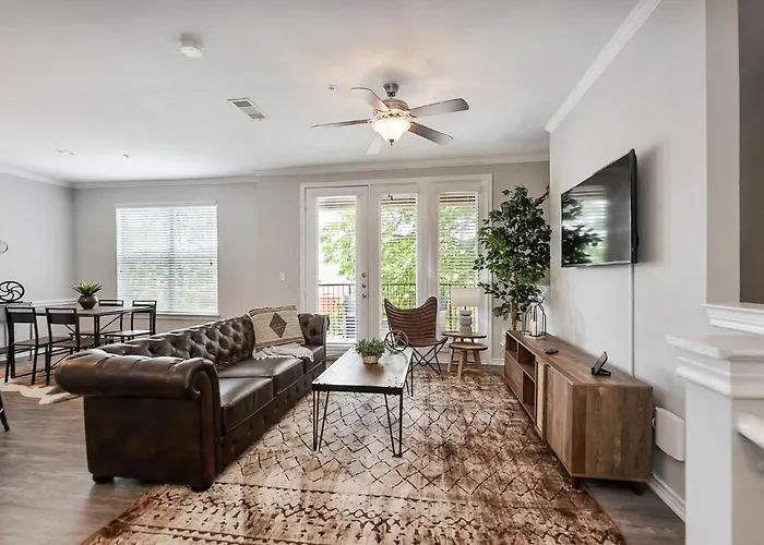 Uptown Dallas Apartments
