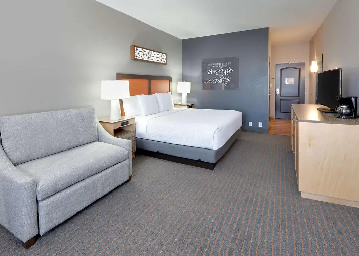 La Quinta By Wyndham Dallas Love Field