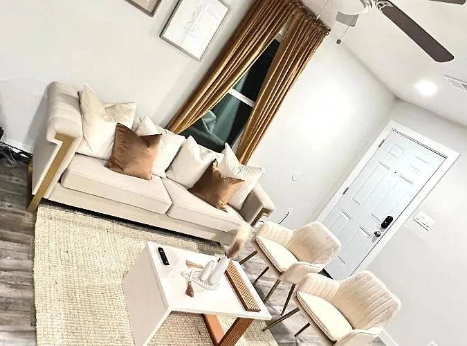 Luxury Modern Apartment In Dallas