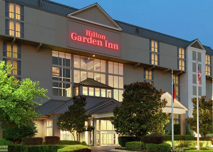Hilton Garden Inn Dallas / Market Center