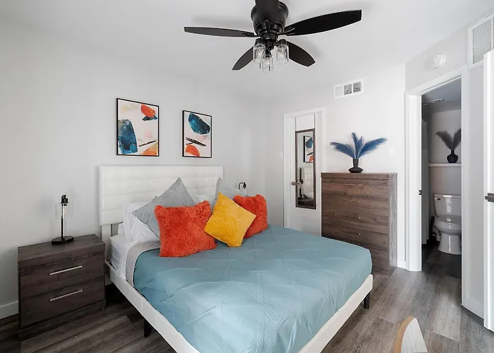 Newly Remodeled, Modern And Cozy