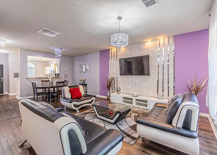 Luxury 5Br Dallas Retreat With Business Amenities - Perfect For Business Travelers, Families & Groups