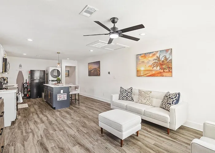 Best Of Bishop Arts 2Bd With Style & Comfort