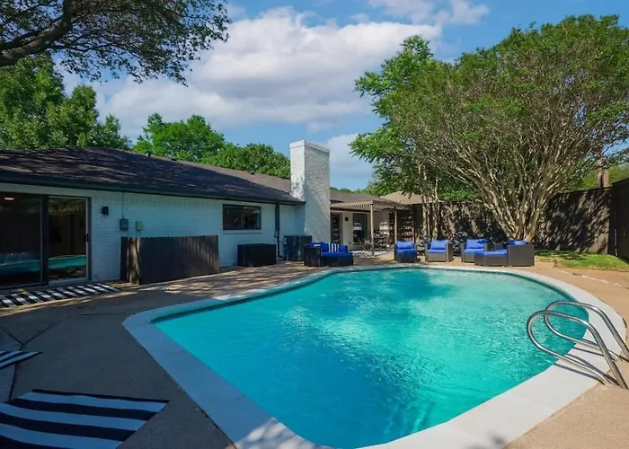 Luxury Home With 5 Bedrooms And Private Pool